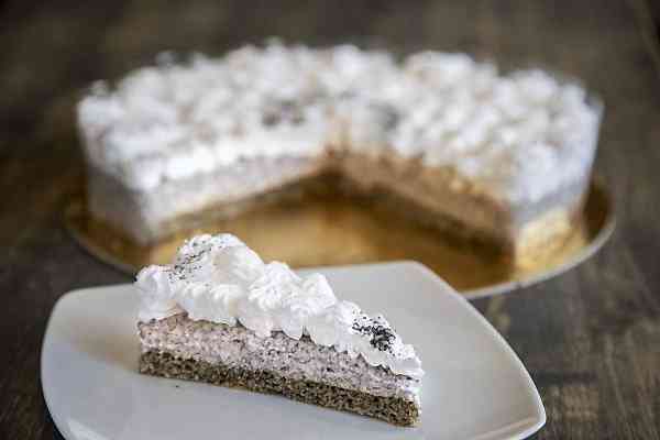 vegan glutenmentes makos habos torta napfenyes cukraszat